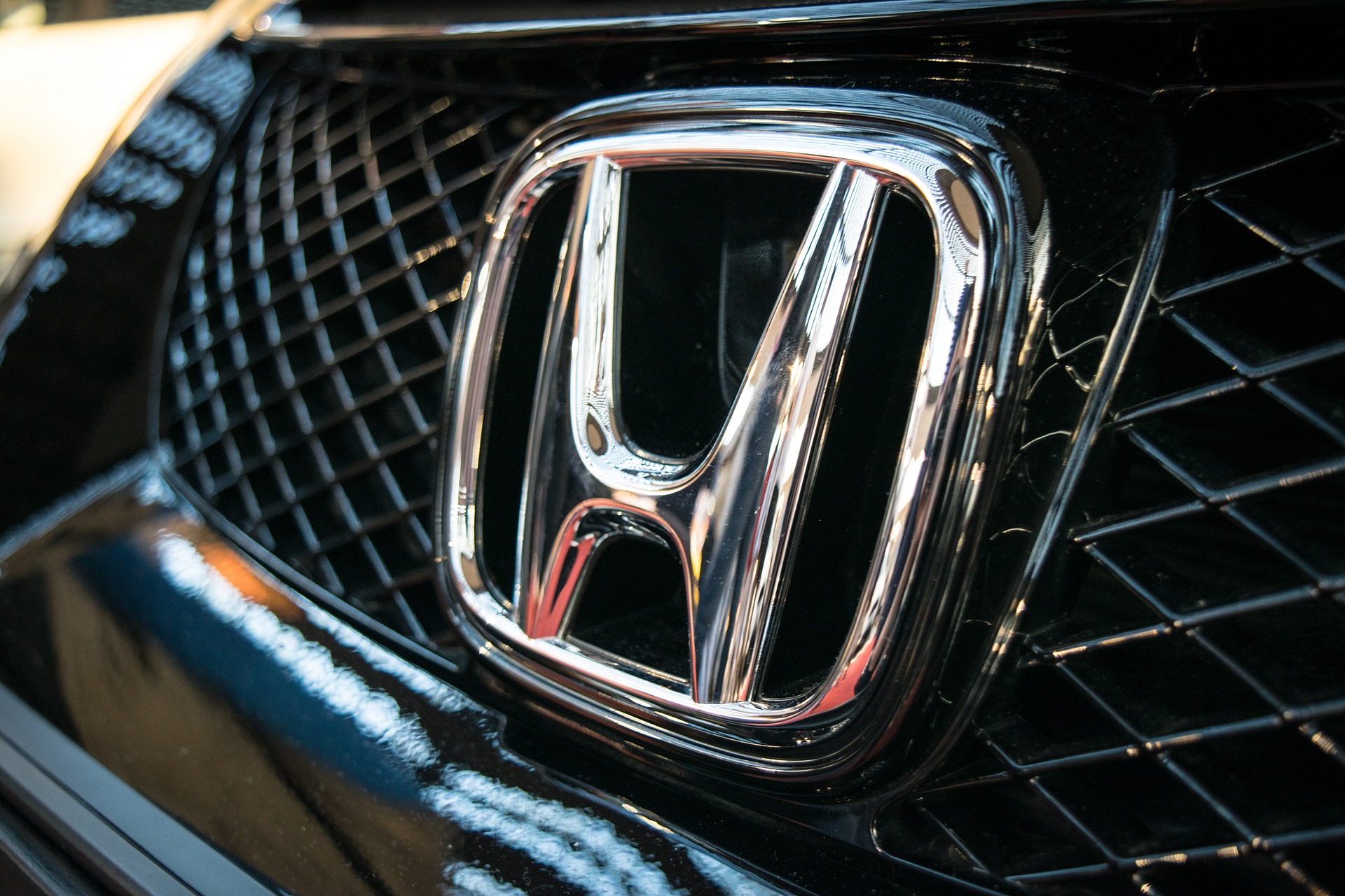 You are currently viewing Honda Makes a Lean, Mean Carbon Fiber Machine: Check it Out