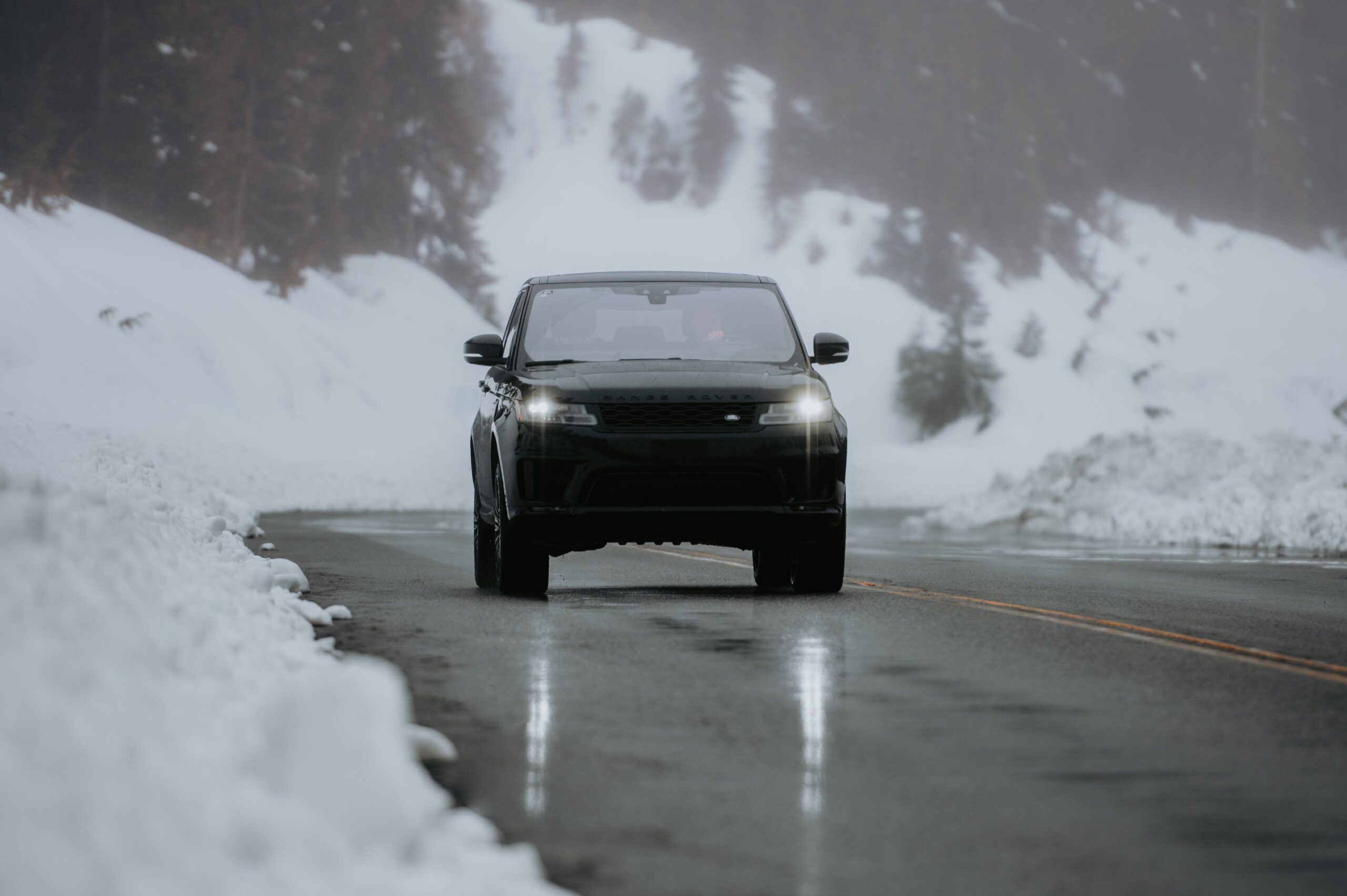 Range Rover EV SUV Set To Swim Through Water